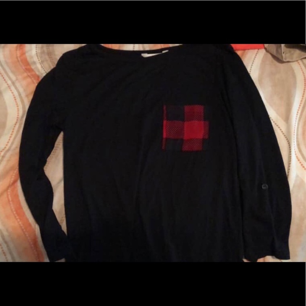 Black quarter sleeve